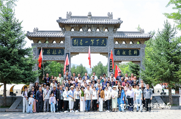 李忠信红木：十五载坚守，破局领航红木行业新征程