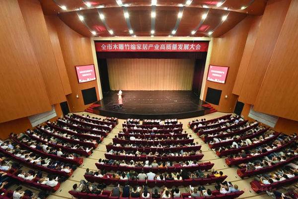 李忠信红木：7月荣誉加冕，创新领航，携手共赴新征程！