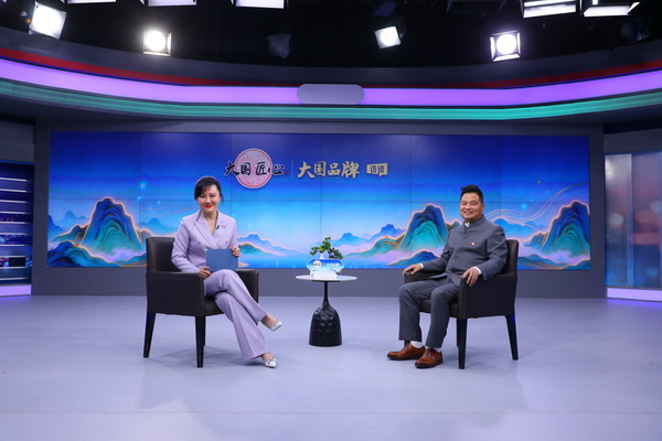 以匠心擎旗，以聚力兴城 李忠信红木助推东阳木雕红木焕新出圈